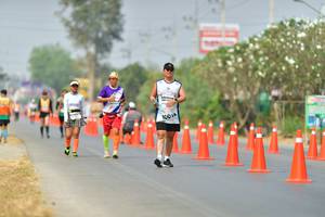 BIB: 100
                            <button type="button" onclick="openModal(7497717)" class="btn btn-primary btn-sm float-right btn-popup" data-toggle="modal" data-target=".modal-high-quality">
                        <i class="fas fa-shopping-cart"></i> Add to Cart
                    </button>
                                            <button type="button" onclick="isThisMe(7497717, true)" class="btn btn-success btn-sm float-right btn-popup btn-isme hidden" data-toggle="tooltip" data-placement="bottom" title="นี่คือรูปของคุณใช่ไหม คลิกที่นี่เพื่อเอาเข้าอัลบั้ม">
                        <i class="fas fa-plus"></i> Add to album
                    </button>
                    <button type="button" onclick="isThisMe(7497717, false)" class="btn btn-warning btn-sm float-right btn-popup btn-isnotme hidden">
                        <i class="fas fa-ban"></i> Remove from album
                    </button>