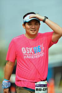 BIB: 430
                            <button type="button" onclick="openModal(7571916)" class="btn btn-primary btn-sm float-right btn-popup" data-toggle="modal" data-target=".modal-high-quality">
                        <i class="fas fa-shopping-cart"></i> Add to Cart
                    </button>
                                            <button type="button" onclick="isThisMe(7571916, true)" class="btn btn-success btn-sm float-right btn-popup btn-isme hidden" data-toggle="tooltip" data-placement="bottom" title="นี่คือรูปของคุณใช่ไหม คลิกที่นี่เพื่อเอาเข้าอัลบั้ม">
                        <i class="fas fa-plus"></i> Add to album
                    </button>
                    <button type="button" onclick="isThisMe(7571916, false)" class="btn btn-warning btn-sm float-right btn-popup btn-isnotme hidden">
                        <i class="fas fa-ban"></i> Remove from album
                    </button>