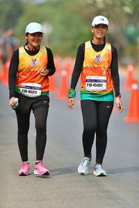 BIB: 45402, 45311
                            <button type="button" onclick="openModal(7541498)" class="btn btn-primary btn-sm float-right btn-popup" data-toggle="modal" data-target=".modal-high-quality">
                        <i class="fas fa-shopping-cart"></i> Add to Cart
                    </button>
                                            <button type="button" onclick="isThisMe(7541498, true)" class="btn btn-success btn-sm float-right btn-popup btn-isme hidden" data-toggle="tooltip" data-placement="bottom" title="นี่คือรูปของคุณใช่ไหม คลิกที่นี่เพื่อเอาเข้าอัลบั้ม">
                        <i class="fas fa-plus"></i> Add to album
                    </button>
                    <button type="button" onclick="isThisMe(7541498, false)" class="btn btn-warning btn-sm float-right btn-popup btn-isnotme hidden">
                        <i class="fas fa-ban"></i> Remove from album
                    </button>