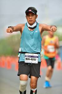 BIB: 42195, 45757, 12195
                            <button type="button" onclick="openModal(7450546)" class="btn btn-primary btn-sm float-right btn-popup" data-toggle="modal" data-target=".modal-high-quality">
                        <i class="fas fa-shopping-cart"></i> Add to Cart
                    </button>
                                            <button type="button" onclick="isThisMe(7450546, true)" class="btn btn-success btn-sm float-right btn-popup btn-isme hidden" data-toggle="tooltip" data-placement="bottom" title="นี่คือรูปของคุณใช่ไหม คลิกที่นี่เพื่อเอาเข้าอัลบั้ม">
                        <i class="fas fa-plus"></i> Add to album
                    </button>
                    <button type="button" onclick="isThisMe(7450546, false)" class="btn btn-warning btn-sm float-right btn-popup btn-isnotme hidden">
                        <i class="fas fa-ban"></i> Remove from album
                    </button>