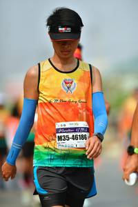 BIB: 195, 46186, 263
                            <button type="button" onclick="openModal(8181668)" class="btn btn-primary btn-sm float-right btn-popup" data-toggle="modal" data-target=".modal-high-quality">
                        <i class="fas fa-shopping-cart"></i> Add to Cart
                    </button>
                                            <button type="button" onclick="isThisMe(8181668, true)" class="btn btn-success btn-sm float-right btn-popup btn-isme hidden" data-toggle="tooltip" data-placement="bottom" title="นี่คือรูปของคุณใช่ไหม คลิกที่นี่เพื่อเอาเข้าอัลบั้ม">
                        <i class="fas fa-plus"></i> Add to album
                    </button>
                    <button type="button" onclick="isThisMe(8181668, false)" class="btn btn-warning btn-sm float-right btn-popup btn-isnotme hidden">
                        <i class="fas fa-ban"></i> Remove from album
                    </button>