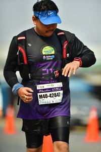 BIB: 421952, 42847
                            <button type="button" onclick="openModal(7493664)" class="btn btn-primary btn-sm float-right btn-popup" data-toggle="modal" data-target=".modal-high-quality">
                        <i class="fas fa-shopping-cart"></i> Add to Cart
                    </button>
                                            <button type="button" onclick="isThisMe(7493664, true)" class="btn btn-success btn-sm float-right btn-popup btn-isme hidden" data-toggle="tooltip" data-placement="bottom" title="นี่คือรูปของคุณใช่ไหม คลิกที่นี่เพื่อเอาเข้าอัลบั้ม">
                        <i class="fas fa-plus"></i> Add to album
                    </button>
                    <button type="button" onclick="isThisMe(7493664, false)" class="btn btn-warning btn-sm float-right btn-popup btn-isnotme hidden">
                        <i class="fas fa-ban"></i> Remove from album
                    </button>