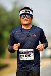 BIB: 421952, 42522
                            <button type="button" onclick="openModal(8986100)" class="btn btn-primary btn-sm float-right btn-popup" data-toggle="modal" data-target=".modal-high-quality">
                        <i class="fas fa-shopping-cart"></i> Add to Cart
                    </button>
                                            <button type="button" onclick="isThisMe(8986100, true)" class="btn btn-success btn-sm float-right btn-popup btn-isme hidden" data-toggle="tooltip" data-placement="bottom" title="นี่คือรูปของคุณใช่ไหม คลิกที่นี่เพื่อเอาเข้าอัลบั้ม">
                        <i class="fas fa-plus"></i> Add to album
                    </button>
                    <button type="button" onclick="isThisMe(8986100, false)" class="btn btn-warning btn-sm float-right btn-popup btn-isnotme hidden">
                        <i class="fas fa-ban"></i> Remove from album
                    </button>