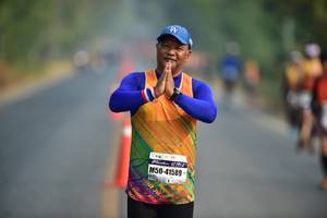 BIB: 1215, 41589
                            <button type="button" onclick="openModal(8188257)" class="btn btn-primary btn-sm float-right btn-popup" data-toggle="modal" data-target=".modal-high-quality">
                        <i class="fas fa-shopping-cart"></i> Add to Cart
                    </button>
                                            <button type="button" onclick="isThisMe(8188257, true)" class="btn btn-success btn-sm float-right btn-popup btn-isme hidden" data-toggle="tooltip" data-placement="bottom" title="นี่คือรูปของคุณใช่ไหม คลิกที่นี่เพื่อเอาเข้าอัลบั้ม">
                        <i class="fas fa-plus"></i> Add to album
                    </button>
                    <button type="button" onclick="isThisMe(8188257, false)" class="btn btn-warning btn-sm float-right btn-popup btn-isnotme hidden">
                        <i class="fas fa-ban"></i> Remove from album
                    </button>