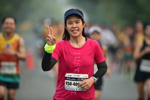 BIB: 42195, 406
                            <button type="button" onclick="openModal(7664574)" class="btn btn-primary btn-sm float-right btn-popup" data-toggle="modal" data-target=".modal-high-quality">
                        <i class="fas fa-shopping-cart"></i> Add to Cart
                    </button>
                                            <button type="button" onclick="isThisMe(7664574, true)" class="btn btn-success btn-sm float-right btn-popup btn-isme hidden" data-toggle="tooltip" data-placement="bottom" title="นี่คือรูปของคุณใช่ไหม คลิกที่นี่เพื่อเอาเข้าอัลบั้ม">
                        <i class="fas fa-plus"></i> Add to album
                    </button>
                    <button type="button" onclick="isThisMe(7664574, false)" class="btn btn-warning btn-sm float-right btn-popup btn-isnotme hidden">
                        <i class="fas fa-ban"></i> Remove from album
                    </button>