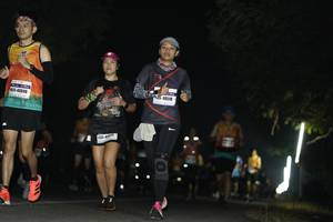 BIB: 40948
                            <button type="button" onclick="openModal(10127417)" class="btn btn-primary btn-sm float-right btn-popup" data-toggle="modal" data-target=".modal-high-quality">
                        <i class="fas fa-shopping-cart"></i> Add to Cart
                    </button>
                                            <button type="button" onclick="isThisMe(10127417, true)" class="btn btn-success btn-sm float-right btn-popup btn-isme hidden" data-toggle="tooltip" data-placement="bottom" title="นี่คือรูปของคุณใช่ไหม คลิกที่นี่เพื่อเอาเข้าอัลบั้ม">
                        <i class="fas fa-plus"></i> Add to album
                    </button>
                    <button type="button" onclick="isThisMe(10127417, false)" class="btn btn-warning btn-sm float-right btn-popup btn-isnotme hidden">
                        <i class="fas fa-ban"></i> Remove from album
                    </button>