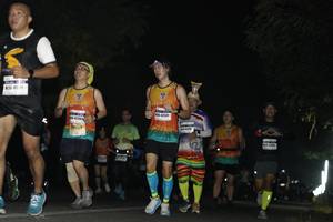 BIB: 0411, 4251, 142382
                            <button type="button" onclick="openModal(10125499)" class="btn btn-primary btn-sm float-right btn-popup" data-toggle="modal" data-target=".modal-high-quality">
                        <i class="fas fa-shopping-cart"></i> Add to Cart
                    </button>
                                            <button type="button" onclick="isThisMe(10125499, true)" class="btn btn-success btn-sm float-right btn-popup btn-isme hidden" data-toggle="tooltip" data-placement="bottom" title="นี่คือรูปของคุณใช่ไหม คลิกที่นี่เพื่อเอาเข้าอัลบั้ม">
                        <i class="fas fa-plus"></i> Add to album
                    </button>
                    <button type="button" onclick="isThisMe(10125499, false)" class="btn btn-warning btn-sm float-right btn-popup btn-isnotme hidden">
                        <i class="fas fa-ban"></i> Remove from album
                    </button>