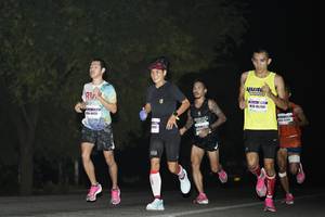 BIB: 4204
                            <button type="button" onclick="openModal(10113685)" class="btn btn-primary btn-sm float-right btn-popup" data-toggle="modal" data-target=".modal-high-quality">
                        <i class="fas fa-shopping-cart"></i> Add to Cart
                    </button>
                                            <button type="button" onclick="isThisMe(10113685, true)" class="btn btn-success btn-sm float-right btn-popup btn-isme hidden" data-toggle="tooltip" data-placement="bottom" title="นี่คือรูปของคุณใช่ไหม คลิกที่นี่เพื่อเอาเข้าอัลบั้ม">
                        <i class="fas fa-plus"></i> Add to album
                    </button>
                    <button type="button" onclick="isThisMe(10113685, false)" class="btn btn-warning btn-sm float-right btn-popup btn-isnotme hidden">
                        <i class="fas fa-ban"></i> Remove from album
                    </button>