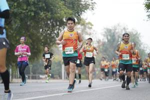 BIB: 71461
                            <button type="button" onclick="openModal(8145756)" class="btn btn-primary btn-sm float-right btn-popup" data-toggle="modal" data-target=".modal-high-quality">
                        <i class="fas fa-shopping-cart"></i> Add to Cart
                    </button>
                                            <button type="button" onclick="isThisMe(8145756, true)" class="btn btn-success btn-sm float-right btn-popup btn-isme hidden" data-toggle="tooltip" data-placement="bottom" title="นี่คือรูปของคุณใช่ไหม คลิกที่นี่เพื่อเอาเข้าอัลบั้ม">
                        <i class="fas fa-plus"></i> Add to album
                    </button>
                    <button type="button" onclick="isThisMe(8145756, false)" class="btn btn-warning btn-sm float-right btn-popup btn-isnotme hidden">
                        <i class="fas fa-ban"></i> Remove from album
                    </button>