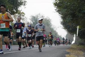 BIB: 8021979
                            <button type="button" onclick="openModal(8140513)" class="btn btn-primary btn-sm float-right btn-popup" data-toggle="modal" data-target=".modal-high-quality">
                        <i class="fas fa-shopping-cart"></i> Add to Cart
                    </button>
                                            <button type="button" onclick="isThisMe(8140513, true)" class="btn btn-success btn-sm float-right btn-popup btn-isme hidden" data-toggle="tooltip" data-placement="bottom" title="นี่คือรูปของคุณใช่ไหม คลิกที่นี่เพื่อเอาเข้าอัลบั้ม">
                        <i class="fas fa-plus"></i> Add to album
                    </button>
                    <button type="button" onclick="isThisMe(8140513, false)" class="btn btn-warning btn-sm float-right btn-popup btn-isnotme hidden">
                        <i class="fas fa-ban"></i> Remove from album
                    </button>