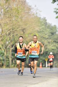 BIB: 4640, 42100
                            <button type="button" onclick="openModal(9273243)" class="btn btn-primary btn-sm float-right btn-popup" data-toggle="modal" data-target=".modal-high-quality">
                        <i class="fas fa-shopping-cart"></i> Add to Cart
                    </button>
                                            <button type="button" onclick="isThisMe(9273243, true)" class="btn btn-success btn-sm float-right btn-popup btn-isme hidden" data-toggle="tooltip" data-placement="bottom" title="นี่คือรูปของคุณใช่ไหม คลิกที่นี่เพื่อเอาเข้าอัลบั้ม">
                        <i class="fas fa-plus"></i> Add to album
                    </button>
                    <button type="button" onclick="isThisMe(9273243, false)" class="btn btn-warning btn-sm float-right btn-popup btn-isnotme hidden">
                        <i class="fas fa-ban"></i> Remove from album
                    </button>