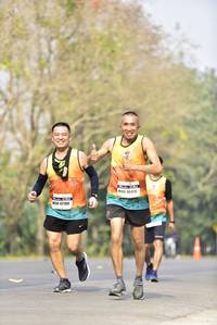 BIB: 46470, 42100
                            <button type="button" onclick="openModal(9273259)" class="btn btn-primary btn-sm float-right btn-popup" data-toggle="modal" data-target=".modal-high-quality">
                        <i class="fas fa-shopping-cart"></i> Add to Cart
                    </button>
                                            <button type="button" onclick="isThisMe(9273259, true)" class="btn btn-success btn-sm float-right btn-popup btn-isme hidden" data-toggle="tooltip" data-placement="bottom" title="นี่คือรูปของคุณใช่ไหม คลิกที่นี่เพื่อเอาเข้าอัลบั้ม">
                        <i class="fas fa-plus"></i> Add to album
                    </button>
                    <button type="button" onclick="isThisMe(9273259, false)" class="btn btn-warning btn-sm float-right btn-popup btn-isnotme hidden">
                        <i class="fas fa-ban"></i> Remove from album
                    </button>