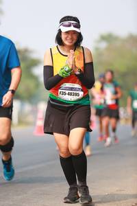 BIB: 40395
                            <button type="button" onclick="openModal(10032166)" class="btn btn-primary btn-sm float-right btn-popup" data-toggle="modal" data-target=".modal-high-quality">
                        <i class="fas fa-shopping-cart"></i> Add to Cart
                    </button>
                                            <button type="button" onclick="isThisMe(10032166, true)" class="btn btn-success btn-sm float-right btn-popup btn-isme hidden" data-toggle="tooltip" data-placement="bottom" title="นี่คือรูปของคุณใช่ไหม คลิกที่นี่เพื่อเอาเข้าอัลบั้ม">
                        <i class="fas fa-plus"></i> Add to album
                    </button>
                    <button type="button" onclick="isThisMe(10032166, false)" class="btn btn-warning btn-sm float-right btn-popup btn-isnotme hidden">
                        <i class="fas fa-ban"></i> Remove from album
                    </button>