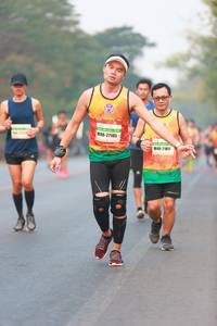 BIB: 27105, 21817
                            <button type="button" onclick="openModal(7498016)" class="btn btn-primary btn-sm float-right btn-popup" data-toggle="modal" data-target=".modal-high-quality">
                        <i class="fas fa-shopping-cart"></i> Add to Cart
                    </button>
                                            <button type="button" onclick="isThisMe(7498016, true)" class="btn btn-success btn-sm float-right btn-popup btn-isme hidden" data-toggle="tooltip" data-placement="bottom" title="นี่คือรูปของคุณใช่ไหม คลิกที่นี่เพื่อเอาเข้าอัลบั้ม">
                        <i class="fas fa-plus"></i> Add to album
                    </button>
                    <button type="button" onclick="isThisMe(7498016, false)" class="btn btn-warning btn-sm float-right btn-popup btn-isnotme hidden">
                        <i class="fas fa-ban"></i> Remove from album
                    </button>