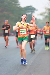 BIB: 20163
                            <button type="button" onclick="openModal(7440677)" class="btn btn-primary btn-sm float-right btn-popup" data-toggle="modal" data-target=".modal-high-quality">
                        <i class="fas fa-shopping-cart"></i> Add to Cart
                    </button>
                                            <button type="button" onclick="isThisMe(7440677, true)" class="btn btn-success btn-sm float-right btn-popup btn-isme hidden" data-toggle="tooltip" data-placement="bottom" title="นี่คือรูปของคุณใช่ไหม คลิกที่นี่เพื่อเอาเข้าอัลบั้ม">
                        <i class="fas fa-plus"></i> Add to album
                    </button>
                    <button type="button" onclick="isThisMe(7440677, false)" class="btn btn-warning btn-sm float-right btn-popup btn-isnotme hidden">
                        <i class="fas fa-ban"></i> Remove from album
                    </button>