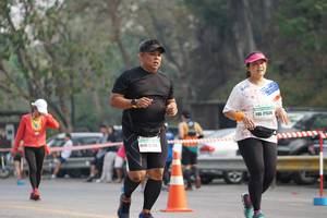 BIB: 140, 21536
                            <button type="button" onclick="openModal(9530052)" class="btn btn-primary btn-sm float-right btn-popup" data-toggle="modal" data-target=".modal-high-quality">
                        <i class="fas fa-shopping-cart"></i> Add to Cart
                    </button>
                                            <button type="button" onclick="isThisMe(9530052, true)" class="btn btn-success btn-sm float-right btn-popup btn-isme hidden" data-toggle="tooltip" data-placement="bottom" title="นี่คือรูปของคุณใช่ไหม คลิกที่นี่เพื่อเอาเข้าอัลบั้ม">
                        <i class="fas fa-plus"></i> Add to album
                    </button>
                    <button type="button" onclick="isThisMe(9530052, false)" class="btn btn-warning btn-sm float-right btn-popup btn-isnotme hidden">
                        <i class="fas fa-ban"></i> Remove from album
                    </button>