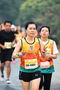 BIB: 17571, 15037
                            <button type="button" onclick="openModal(8228525)" class="btn btn-primary btn-sm float-right btn-popup" data-toggle="modal" data-target=".modal-high-quality">
                        <i class="fas fa-shopping-cart"></i> Add to Cart
                    </button>
                                            <button type="button" onclick="isThisMe(8228525, true)" class="btn btn-success btn-sm float-right btn-popup btn-isme hidden" data-toggle="tooltip" data-placement="bottom" title="นี่คือรูปของคุณใช่ไหม คลิกที่นี่เพื่อเอาเข้าอัลบั้ม">
                        <i class="fas fa-plus"></i> Add to album
                    </button>
                    <button type="button" onclick="isThisMe(8228525, false)" class="btn btn-warning btn-sm float-right btn-popup btn-isnotme hidden">
                        <i class="fas fa-ban"></i> Remove from album
                    </button>