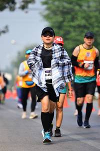 BIB: 457
                            <button type="button" onclick="openModal(9425675)" class="btn btn-primary btn-sm float-right btn-popup" data-toggle="modal" data-target=".modal-high-quality">
                        <i class="fas fa-shopping-cart"></i> Add to Cart
                    </button>
                                            <button type="button" onclick="isThisMe(9425675, true)" class="btn btn-success btn-sm float-right btn-popup btn-isme hidden" data-toggle="tooltip" data-placement="bottom" title="นี่คือรูปของคุณใช่ไหม คลิกที่นี่เพื่อเอาเข้าอัลบั้ม">
                        <i class="fas fa-plus"></i> Add to album
                    </button>
                    <button type="button" onclick="isThisMe(9425675, false)" class="btn btn-warning btn-sm float-right btn-popup btn-isnotme hidden">
                        <i class="fas fa-ban"></i> Remove from album
                    </button>