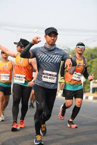 BIB: 8402, 47217, 41134
                            <button type="button" onclick="openModal(8623307)" class="btn btn-primary btn-sm float-right btn-popup" data-toggle="modal" data-target=".modal-high-quality">
                        <i class="fas fa-shopping-cart"></i> Add to Cart
                    </button>
                                            <button type="button" onclick="isThisMe(8623307, true)" class="btn btn-success btn-sm float-right btn-popup btn-isme hidden" data-toggle="tooltip" data-placement="bottom" title="นี่คือรูปของคุณใช่ไหม คลิกที่นี่เพื่อเอาเข้าอัลบั้ม">
                        <i class="fas fa-plus"></i> Add to album
                    </button>
                    <button type="button" onclick="isThisMe(8623307, false)" class="btn btn-warning btn-sm float-right btn-popup btn-isnotme hidden">
                        <i class="fas fa-ban"></i> Remove from album
                    </button>