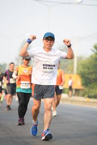BIB: 100
                            <button type="button" onclick="openModal(7422532)" class="btn btn-primary btn-sm float-right btn-popup" data-toggle="modal" data-target=".modal-high-quality">
                        <i class="fas fa-shopping-cart"></i> Add to Cart
                    </button>
                                            <button type="button" onclick="isThisMe(7422532, true)" class="btn btn-success btn-sm float-right btn-popup btn-isme hidden" data-toggle="tooltip" data-placement="bottom" title="นี่คือรูปของคุณใช่ไหม คลิกที่นี่เพื่อเอาเข้าอัลบั้ม">
                        <i class="fas fa-plus"></i> Add to album
                    </button>
                    <button type="button" onclick="isThisMe(7422532, false)" class="btn btn-warning btn-sm float-right btn-popup btn-isnotme hidden">
                        <i class="fas fa-ban"></i> Remove from album
                    </button>