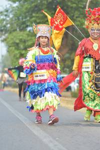 BIB: 45937, 5103
                            <button type="button" onclick="openModal(10360385)" class="btn btn-primary btn-sm float-right btn-popup" data-toggle="modal" data-target=".modal-high-quality">
                        <i class="fas fa-shopping-cart"></i> Add to Cart
                    </button>
                                            <button type="button" onclick="isThisMe(10360385, true)" class="btn btn-success btn-sm float-right btn-popup btn-isme hidden" data-toggle="tooltip" data-placement="bottom" title="นี่คือรูปของคุณใช่ไหม คลิกที่นี่เพื่อเอาเข้าอัลบั้ม">
                        <i class="fas fa-plus"></i> Add to album
                    </button>
                    <button type="button" onclick="isThisMe(10360385, false)" class="btn btn-warning btn-sm float-right btn-popup btn-isnotme hidden">
                        <i class="fas fa-ban"></i> Remove from album
                    </button>