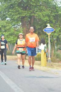 BIB: 46425
                            <button type="button" onclick="openModal(10330648)" class="btn btn-primary btn-sm float-right btn-popup" data-toggle="modal" data-target=".modal-high-quality">
                        <i class="fas fa-shopping-cart"></i> Add to Cart
                    </button>
                                            <button type="button" onclick="isThisMe(10330648, true)" class="btn btn-success btn-sm float-right btn-popup btn-isme hidden" data-toggle="tooltip" data-placement="bottom" title="นี่คือรูปของคุณใช่ไหม คลิกที่นี่เพื่อเอาเข้าอัลบั้ม">
                        <i class="fas fa-plus"></i> Add to album
                    </button>
                    <button type="button" onclick="isThisMe(10330648, false)" class="btn btn-warning btn-sm float-right btn-popup btn-isnotme hidden">
                        <i class="fas fa-ban"></i> Remove from album
                    </button>