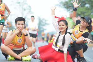BIB: 18500, 1541
                            <button type="button" onclick="openModal(8149475)" class="btn btn-primary btn-sm float-right btn-popup" data-toggle="modal" data-target=".modal-high-quality">
                        <i class="fas fa-shopping-cart"></i> Add to Cart
                    </button>
                                            <button type="button" onclick="isThisMe(8149475, true)" class="btn btn-success btn-sm float-right btn-popup btn-isme hidden" data-toggle="tooltip" data-placement="bottom" title="นี่คือรูปของคุณใช่ไหม คลิกที่นี่เพื่อเอาเข้าอัลบั้ม">
                        <i class="fas fa-plus"></i> Add to album
                    </button>
                    <button type="button" onclick="isThisMe(8149475, false)" class="btn btn-warning btn-sm float-right btn-popup btn-isnotme hidden">
                        <i class="fas fa-ban"></i> Remove from album
                    </button>