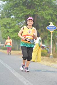 BIB: 4129, 475
                            <button type="button" onclick="openModal(10331950)" class="btn btn-primary btn-sm float-right btn-popup" data-toggle="modal" data-target=".modal-high-quality">
                        <i class="fas fa-shopping-cart"></i> Add to Cart
                    </button>
                                            <button type="button" onclick="isThisMe(10331950, true)" class="btn btn-success btn-sm float-right btn-popup btn-isme hidden" data-toggle="tooltip" data-placement="bottom" title="นี่คือรูปของคุณใช่ไหม คลิกที่นี่เพื่อเอาเข้าอัลบั้ม">
                        <i class="fas fa-plus"></i> Add to album
                    </button>
                    <button type="button" onclick="isThisMe(10331950, false)" class="btn btn-warning btn-sm float-right btn-popup btn-isnotme hidden">
                        <i class="fas fa-ban"></i> Remove from album
                    </button>