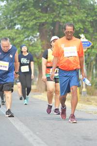 BIB: 40005
                            <button type="button" onclick="openModal(10330683)" class="btn btn-primary btn-sm float-right btn-popup" data-toggle="modal" data-target=".modal-high-quality">
                        <i class="fas fa-shopping-cart"></i> Add to Cart
                    </button>
                                            <button type="button" onclick="isThisMe(10330683, true)" class="btn btn-success btn-sm float-right btn-popup btn-isme hidden" data-toggle="tooltip" data-placement="bottom" title="นี่คือรูปของคุณใช่ไหม คลิกที่นี่เพื่อเอาเข้าอัลบั้ม">
                        <i class="fas fa-plus"></i> Add to album
                    </button>
                    <button type="button" onclick="isThisMe(10330683, false)" class="btn btn-warning btn-sm float-right btn-popup btn-isnotme hidden">
                        <i class="fas fa-ban"></i> Remove from album
                    </button>