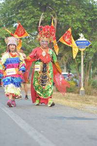 BIB: 41869
                            <button type="button" onclick="openModal(10334847)" class="btn btn-primary btn-sm float-right btn-popup" data-toggle="modal" data-target=".modal-high-quality">
                        <i class="fas fa-shopping-cart"></i> Add to Cart
                    </button>
                                            <button type="button" onclick="isThisMe(10334847, true)" class="btn btn-success btn-sm float-right btn-popup btn-isme hidden" data-toggle="tooltip" data-placement="bottom" title="นี่คือรูปของคุณใช่ไหม คลิกที่นี่เพื่อเอาเข้าอัลบั้ม">
                        <i class="fas fa-plus"></i> Add to album
                    </button>
                    <button type="button" onclick="isThisMe(10334847, false)" class="btn btn-warning btn-sm float-right btn-popup btn-isnotme hidden">
                        <i class="fas fa-ban"></i> Remove from album
                    </button>