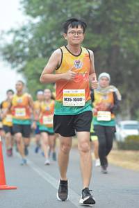 BIB: 10447
                            <button type="button" onclick="openModal(7290142)" class="btn btn-primary btn-sm float-right btn-popup" data-toggle="modal" data-target=".modal-high-quality">
                        <i class="fas fa-shopping-cart"></i> Add to Cart
                    </button>
                                            <button type="button" onclick="isThisMe(7290142, true)" class="btn btn-success btn-sm float-right btn-popup btn-isme hidden" data-toggle="tooltip" data-placement="bottom" title="นี่คือรูปของคุณใช่ไหม คลิกที่นี่เพื่อเอาเข้าอัลบั้ม">
                        <i class="fas fa-plus"></i> Add to album
                    </button>
                    <button type="button" onclick="isThisMe(7290142, false)" class="btn btn-warning btn-sm float-right btn-popup btn-isnotme hidden">
                        <i class="fas fa-ban"></i> Remove from album
                    </button>