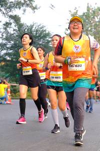 BIB: 16312, 10101, 10073
                            <button type="button" onclick="openModal(8446453)" class="btn btn-primary btn-sm float-right btn-popup" data-toggle="modal" data-target=".modal-high-quality">
                        <i class="fas fa-shopping-cart"></i> Add to Cart
                    </button>
                                            <button type="button" onclick="isThisMe(8446453, true)" class="btn btn-success btn-sm float-right btn-popup btn-isme hidden" data-toggle="tooltip" data-placement="bottom" title="นี่คือรูปของคุณใช่ไหม คลิกที่นี่เพื่อเอาเข้าอัลบั้ม">
                        <i class="fas fa-plus"></i> Add to album
                    </button>
                    <button type="button" onclick="isThisMe(8446453, false)" class="btn btn-warning btn-sm float-right btn-popup btn-isnotme hidden">
                        <i class="fas fa-ban"></i> Remove from album
                    </button>