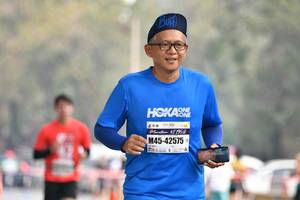BIB: 42195, 42575
                            <button type="button" onclick="openModal(8854023)" class="btn btn-primary btn-sm float-right btn-popup" data-toggle="modal" data-target=".modal-high-quality">
                        <i class="fas fa-shopping-cart"></i> Add to Cart
                    </button>
                                            <button type="button" onclick="isThisMe(8854023, true)" class="btn btn-success btn-sm float-right btn-popup btn-isme hidden" data-toggle="tooltip" data-placement="bottom" title="นี่คือรูปของคุณใช่ไหม คลิกที่นี่เพื่อเอาเข้าอัลบั้ม">
                        <i class="fas fa-plus"></i> Add to album
                    </button>
                    <button type="button" onclick="isThisMe(8854023, false)" class="btn btn-warning btn-sm float-right btn-popup btn-isnotme hidden">
                        <i class="fas fa-ban"></i> Remove from album
                    </button>