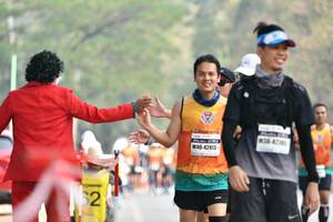 BIB: 3047, 42413
                            <button type="button" onclick="openModal(8854820)" class="btn btn-primary btn-sm float-right btn-popup" data-toggle="modal" data-target=".modal-high-quality">
                        <i class="fas fa-shopping-cart"></i> Add to Cart
                    </button>
                                            <button type="button" onclick="isThisMe(8854820, true)" class="btn btn-success btn-sm float-right btn-popup btn-isme hidden" data-toggle="tooltip" data-placement="bottom" title="นี่คือรูปของคุณใช่ไหม คลิกที่นี่เพื่อเอาเข้าอัลบั้ม">
                        <i class="fas fa-plus"></i> Add to album
                    </button>
                    <button type="button" onclick="isThisMe(8854820, false)" class="btn btn-warning btn-sm float-right btn-popup btn-isnotme hidden">
                        <i class="fas fa-ban"></i> Remove from album
                    </button>