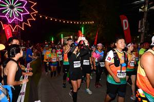 BIB: 431
                            <button type="button" onclick="openModal(8836303)" class="btn btn-primary btn-sm float-right btn-popup" data-toggle="modal" data-target=".modal-high-quality">
                        <i class="fas fa-shopping-cart"></i> Add to Cart
                    </button>
                                            <button type="button" onclick="isThisMe(8836303, true)" class="btn btn-success btn-sm float-right btn-popup btn-isme hidden" data-toggle="tooltip" data-placement="bottom" title="นี่คือรูปของคุณใช่ไหม คลิกที่นี่เพื่อเอาเข้าอัลบั้ม">
                        <i class="fas fa-plus"></i> Add to album
                    </button>
                    <button type="button" onclick="isThisMe(8836303, false)" class="btn btn-warning btn-sm float-right btn-popup btn-isnotme hidden">
                        <i class="fas fa-ban"></i> Remove from album
                    </button>