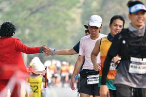 BIB: 424, 4193
                            <button type="button" onclick="openModal(8854807)" class="btn btn-primary btn-sm float-right btn-popup" data-toggle="modal" data-target=".modal-high-quality">
                        <i class="fas fa-shopping-cart"></i> Add to Cart
                    </button>
                                            <button type="button" onclick="isThisMe(8854807, true)" class="btn btn-success btn-sm float-right btn-popup btn-isme hidden" data-toggle="tooltip" data-placement="bottom" title="นี่คือรูปของคุณใช่ไหม คลิกที่นี่เพื่อเอาเข้าอัลบั้ม">
                        <i class="fas fa-plus"></i> Add to album
                    </button>
                    <button type="button" onclick="isThisMe(8854807, false)" class="btn btn-warning btn-sm float-right btn-popup btn-isnotme hidden">
                        <i class="fas fa-ban"></i> Remove from album
                    </button>