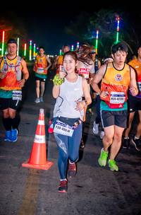 BIB: 42725, 430, 400
                            <button type="button" onclick="openModal(9381192)" class="btn btn-primary btn-sm float-right btn-popup" data-toggle="modal" data-target=".modal-high-quality">
                        <i class="fas fa-shopping-cart"></i> Add to Cart
                    </button>
                                            <button type="button" onclick="isThisMe(9381192, true)" class="btn btn-success btn-sm float-right btn-popup btn-isme hidden" data-toggle="tooltip" data-placement="bottom" title="นี่คือรูปของคุณใช่ไหม คลิกที่นี่เพื่อเอาเข้าอัลบั้ม">
                        <i class="fas fa-plus"></i> Add to album
                    </button>
                    <button type="button" onclick="isThisMe(9381192, false)" class="btn btn-warning btn-sm float-right btn-popup btn-isnotme hidden">
                        <i class="fas fa-ban"></i> Remove from album
                    </button>