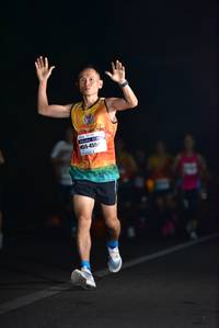 BIB: 459
                            <button type="button" onclick="openModal(8003592)" class="btn btn-primary btn-sm float-right btn-popup" data-toggle="modal" data-target=".modal-high-quality">
                        <i class="fas fa-shopping-cart"></i> Add to Cart
                    </button>
                                            <button type="button" onclick="isThisMe(8003592, true)" class="btn btn-success btn-sm float-right btn-popup btn-isme hidden" data-toggle="tooltip" data-placement="bottom" title="นี่คือรูปของคุณใช่ไหม คลิกที่นี่เพื่อเอาเข้าอัลบั้ม">
                        <i class="fas fa-plus"></i> Add to album
                    </button>
                    <button type="button" onclick="isThisMe(8003592, false)" class="btn btn-warning btn-sm float-right btn-popup btn-isnotme hidden">
                        <i class="fas fa-ban"></i> Remove from album
                    </button>