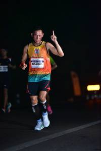 BIB: 41002
                            <button type="button" onclick="openModal(7979484)" class="btn btn-primary btn-sm float-right btn-popup" data-toggle="modal" data-target=".modal-high-quality">
                        <i class="fas fa-shopping-cart"></i> Add to Cart
                    </button>
                                            <button type="button" onclick="isThisMe(7979484, true)" class="btn btn-success btn-sm float-right btn-popup btn-isme hidden" data-toggle="tooltip" data-placement="bottom" title="นี่คือรูปของคุณใช่ไหม คลิกที่นี่เพื่อเอาเข้าอัลบั้ม">
                        <i class="fas fa-plus"></i> Add to album
                    </button>
                    <button type="button" onclick="isThisMe(7979484, false)" class="btn btn-warning btn-sm float-right btn-popup btn-isnotme hidden">
                        <i class="fas fa-ban"></i> Remove from album
                    </button>