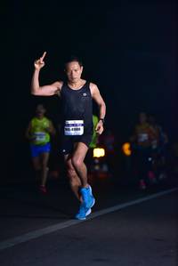 BIB: 41000
                            <button type="button" onclick="openModal(7970976)" class="btn btn-primary btn-sm float-right btn-popup" data-toggle="modal" data-target=".modal-high-quality">
                        <i class="fas fa-shopping-cart"></i> Add to Cart
                    </button>
                                            <button type="button" onclick="isThisMe(7970976, true)" class="btn btn-success btn-sm float-right btn-popup btn-isme hidden" data-toggle="tooltip" data-placement="bottom" title="นี่คือรูปของคุณใช่ไหม คลิกที่นี่เพื่อเอาเข้าอัลบั้ม">
                        <i class="fas fa-plus"></i> Add to album
                    </button>
                    <button type="button" onclick="isThisMe(7970976, false)" class="btn btn-warning btn-sm float-right btn-popup btn-isnotme hidden">
                        <i class="fas fa-ban"></i> Remove from album
                    </button>