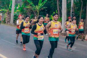 BIB: 11132, 945
                            <button type="button" onclick="openModal(9858852)" class="btn btn-primary btn-sm float-right btn-popup" data-toggle="modal" data-target=".modal-high-quality">
                        <i class="fas fa-shopping-cart"></i> Add to Cart
                    </button>
                                            <button type="button" onclick="isThisMe(9858852, true)" class="btn btn-success btn-sm float-right btn-popup btn-isme hidden" data-toggle="tooltip" data-placement="bottom" title="นี่คือรูปของคุณใช่ไหม คลิกที่นี่เพื่อเอาเข้าอัลบั้ม">
                        <i class="fas fa-plus"></i> Add to album
                    </button>
                    <button type="button" onclick="isThisMe(9858852, false)" class="btn btn-warning btn-sm float-right btn-popup btn-isnotme hidden">
                        <i class="fas fa-ban"></i> Remove from album
                    </button>