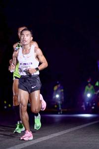 BIB: 455
                            <button type="button" onclick="openModal(8597520)" class="btn btn-primary btn-sm float-right btn-popup" data-toggle="modal" data-target=".modal-high-quality">
                        <i class="fas fa-shopping-cart"></i> Add to Cart
                    </button>
                                            <button type="button" onclick="isThisMe(8597520, true)" class="btn btn-success btn-sm float-right btn-popup btn-isme hidden" data-toggle="tooltip" data-placement="bottom" title="นี่คือรูปของคุณใช่ไหม คลิกที่นี่เพื่อเอาเข้าอัลบั้ม">
                        <i class="fas fa-plus"></i> Add to album
                    </button>
                    <button type="button" onclick="isThisMe(8597520, false)" class="btn btn-warning btn-sm float-right btn-popup btn-isnotme hidden">
                        <i class="fas fa-ban"></i> Remove from album
                    </button>