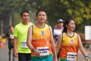 BIB: 42195, 41981, 41094
                            <button type="button" onclick="openModal(9876957)" class="btn btn-primary btn-sm float-right btn-popup" data-toggle="modal" data-target=".modal-high-quality">
                        <i class="fas fa-shopping-cart"></i> Add to Cart
                    </button>
                                            <button type="button" onclick="isThisMe(9876957, true)" class="btn btn-success btn-sm float-right btn-popup btn-isme hidden" data-toggle="tooltip" data-placement="bottom" title="นี่คือรูปของคุณใช่ไหม คลิกที่นี่เพื่อเอาเข้าอัลบั้ม">
                        <i class="fas fa-plus"></i> Add to album
                    </button>
                    <button type="button" onclick="isThisMe(9876957, false)" class="btn btn-warning btn-sm float-right btn-popup btn-isnotme hidden">
                        <i class="fas fa-ban"></i> Remove from album
                    </button>