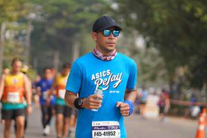 BIB: 2018, 12195, 41952
                            <button type="button" onclick="openModal(8807185)" class="btn btn-primary btn-sm float-right btn-popup" data-toggle="modal" data-target=".modal-high-quality">
                        <i class="fas fa-shopping-cart"></i> Add to Cart
                    </button>
                                            <button type="button" onclick="isThisMe(8807185, true)" class="btn btn-success btn-sm float-right btn-popup btn-isme hidden" data-toggle="tooltip" data-placement="bottom" title="นี่คือรูปของคุณใช่ไหม คลิกที่นี่เพื่อเอาเข้าอัลบั้ม">
                        <i class="fas fa-plus"></i> Add to album
                    </button>
                    <button type="button" onclick="isThisMe(8807185, false)" class="btn btn-warning btn-sm float-right btn-popup btn-isnotme hidden">
                        <i class="fas fa-ban"></i> Remove from album
                    </button>
