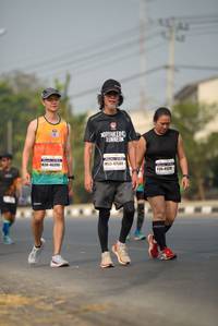 BIB: 46399, 47584, 4130
                            <button type="button" onclick="openModal(10385202)" class="btn btn-primary btn-sm float-right btn-popup" data-toggle="modal" data-target=".modal-high-quality">
                        <i class="fas fa-shopping-cart"></i> Add to Cart
                    </button>
                                            <button type="button" onclick="isThisMe(10385202, true)" class="btn btn-success btn-sm float-right btn-popup btn-isme hidden" data-toggle="tooltip" data-placement="bottom" title="นี่คือรูปของคุณใช่ไหม คลิกที่นี่เพื่อเอาเข้าอัลบั้ม">
                        <i class="fas fa-plus"></i> Add to album
                    </button>
                    <button type="button" onclick="isThisMe(10385202, false)" class="btn btn-warning btn-sm float-right btn-popup btn-isnotme hidden">
                        <i class="fas fa-ban"></i> Remove from album
                    </button>