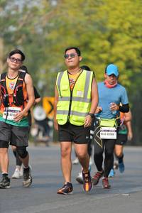 BIB: 411, 41584
                            <button type="button" onclick="openModal(7302794)" class="btn btn-primary btn-sm float-right btn-popup" data-toggle="modal" data-target=".modal-high-quality">
                        <i class="fas fa-shopping-cart"></i> Add to Cart
                    </button>
                                            <button type="button" onclick="isThisMe(7302794, true)" class="btn btn-success btn-sm float-right btn-popup btn-isme hidden" data-toggle="tooltip" data-placement="bottom" title="นี่คือรูปของคุณใช่ไหม คลิกที่นี่เพื่อเอาเข้าอัลบั้ม">
                        <i class="fas fa-plus"></i> Add to album
                    </button>
                    <button type="button" onclick="isThisMe(7302794, false)" class="btn btn-warning btn-sm float-right btn-popup btn-isnotme hidden">
                        <i class="fas fa-ban"></i> Remove from album
                    </button>