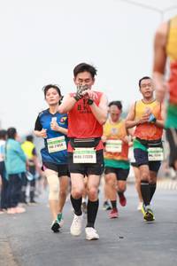 BIB: 27058, 21320
                            <button type="button" onclick="openModal(9333972)" class="btn btn-primary btn-sm float-right btn-popup" data-toggle="modal" data-target=".modal-high-quality">
                        <i class="fas fa-shopping-cart"></i> Add to Cart
                    </button>
                                            <button type="button" onclick="isThisMe(9333972, true)" class="btn btn-success btn-sm float-right btn-popup btn-isme hidden" data-toggle="tooltip" data-placement="bottom" title="นี่คือรูปของคุณใช่ไหม คลิกที่นี่เพื่อเอาเข้าอัลบั้ม">
                        <i class="fas fa-plus"></i> Add to album
                    </button>
                    <button type="button" onclick="isThisMe(9333972, false)" class="btn btn-warning btn-sm float-right btn-popup btn-isnotme hidden">
                        <i class="fas fa-ban"></i> Remove from album
                    </button>