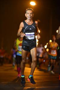 BIB: 40983
                            <button type="button" onclick="openModal(7729669)" class="btn btn-primary btn-sm float-right btn-popup" data-toggle="modal" data-target=".modal-high-quality">
                        <i class="fas fa-shopping-cart"></i> Add to Cart
                    </button>
                                            <button type="button" onclick="isThisMe(7729669, true)" class="btn btn-success btn-sm float-right btn-popup btn-isme hidden" data-toggle="tooltip" data-placement="bottom" title="นี่คือรูปของคุณใช่ไหม คลิกที่นี่เพื่อเอาเข้าอัลบั้ม">
                        <i class="fas fa-plus"></i> Add to album
                    </button>
                    <button type="button" onclick="isThisMe(7729669, false)" class="btn btn-warning btn-sm float-right btn-popup btn-isnotme hidden">
                        <i class="fas fa-ban"></i> Remove from album
                    </button>