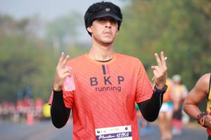 BIB: 421957
                            <button type="button" onclick="openModal(9998372)" class="btn btn-primary btn-sm float-right btn-popup" data-toggle="modal" data-target=".modal-high-quality">
                        <i class="fas fa-shopping-cart"></i> Add to Cart
                    </button>
                                            <button type="button" onclick="isThisMe(9998372, true)" class="btn btn-success btn-sm float-right btn-popup btn-isme hidden" data-toggle="tooltip" data-placement="bottom" title="นี่คือรูปของคุณใช่ไหม คลิกที่นี่เพื่อเอาเข้าอัลบั้ม">
                        <i class="fas fa-plus"></i> Add to album
                    </button>
                    <button type="button" onclick="isThisMe(9998372, false)" class="btn btn-warning btn-sm float-right btn-popup btn-isnotme hidden">
                        <i class="fas fa-ban"></i> Remove from album
                    </button>