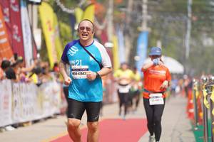 BIB: 47442
                            <button type="button" onclick="openModal(10318538)" class="btn btn-primary btn-sm float-right btn-popup" data-toggle="modal" data-target=".modal-high-quality">
                        <i class="fas fa-shopping-cart"></i> Add to Cart
                    </button>
                                            <button type="button" onclick="isThisMe(10318538, true)" class="btn btn-success btn-sm float-right btn-popup btn-isme hidden" data-toggle="tooltip" data-placement="bottom" title="นี่คือรูปของคุณใช่ไหม คลิกที่นี่เพื่อเอาเข้าอัลบั้ม">
                        <i class="fas fa-plus"></i> Add to album
                    </button>
                    <button type="button" onclick="isThisMe(10318538, false)" class="btn btn-warning btn-sm float-right btn-popup btn-isnotme hidden">
                        <i class="fas fa-ban"></i> Remove from album
                    </button>